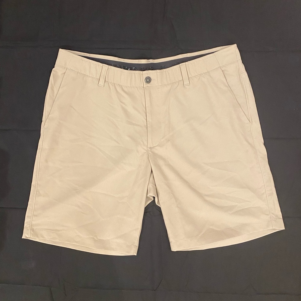 UNDER ARMOUR Men’s HeatGear Shorts Size 40